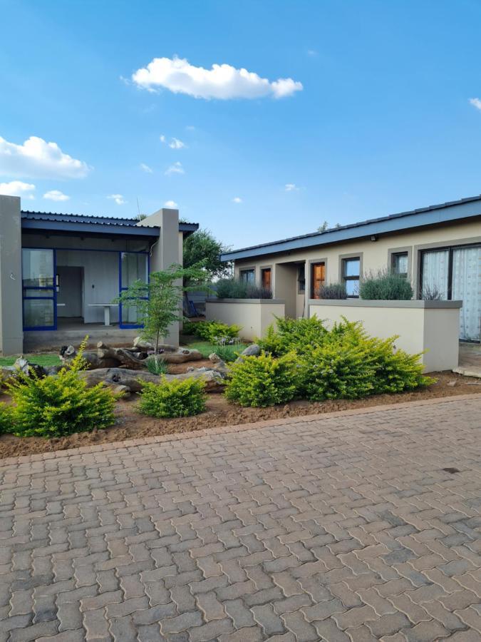 Village Kulture - Guest House Rustenburg Exteriör bild